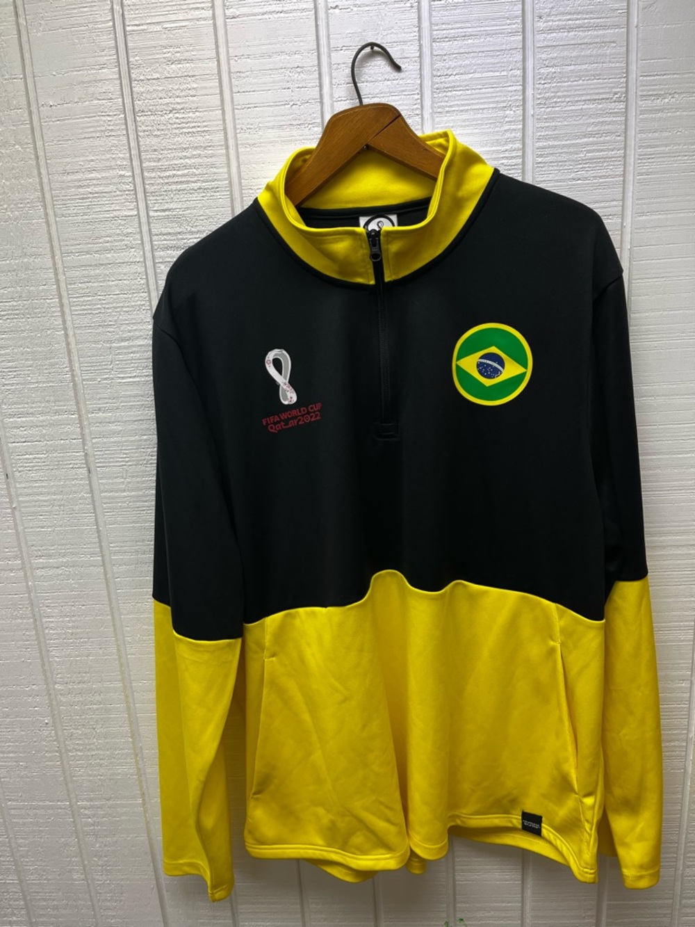 FIFA Men’s XXL Brazil Quarter Zip Track Jacket Black Gold 2022 World Cup Qatar